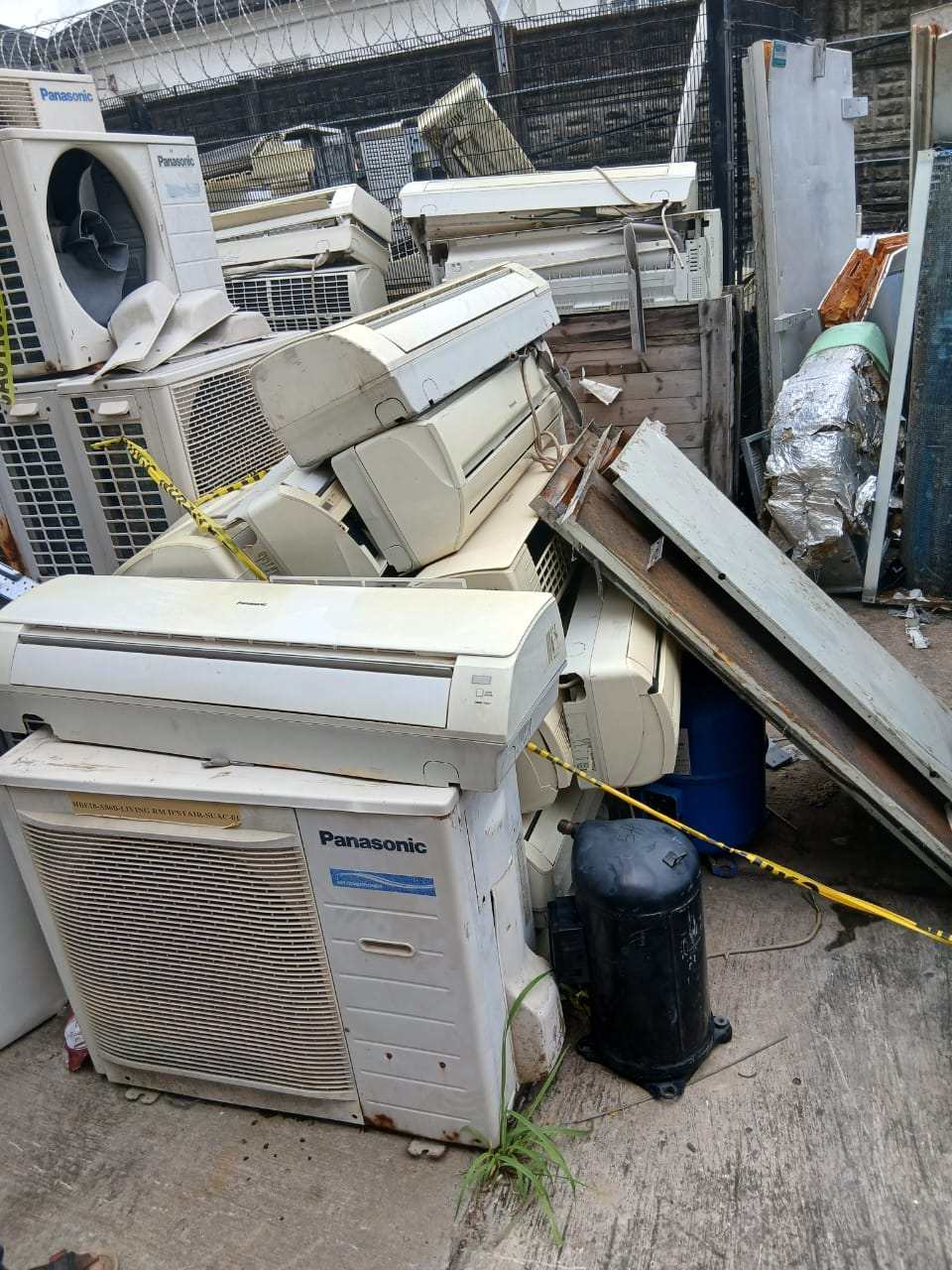 LOT 1 - Image 2